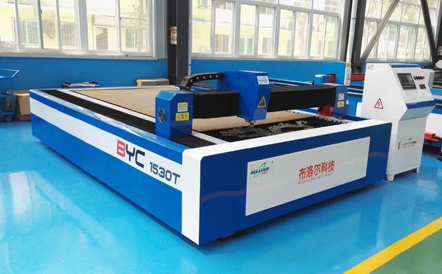 臺(tái)式數(shù)控切割機(jī).jpg 臺(tái)式數(shù)控切割機(jī)