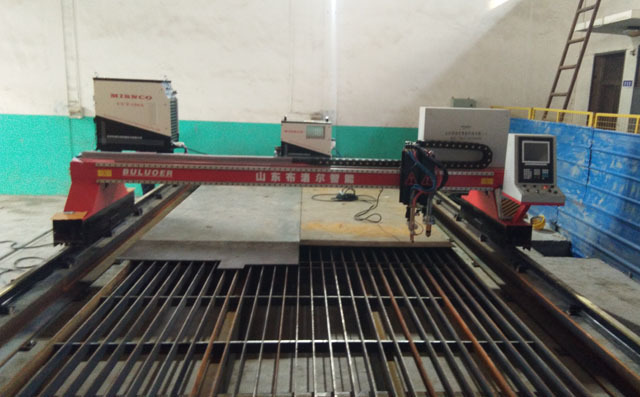 中鐵機(jī)械裝備分公司龍門式切割機(jī)調(diào)試成功 中鐵機(jī)械裝備分公司龍門式切割機(jī)調(diào)試成功