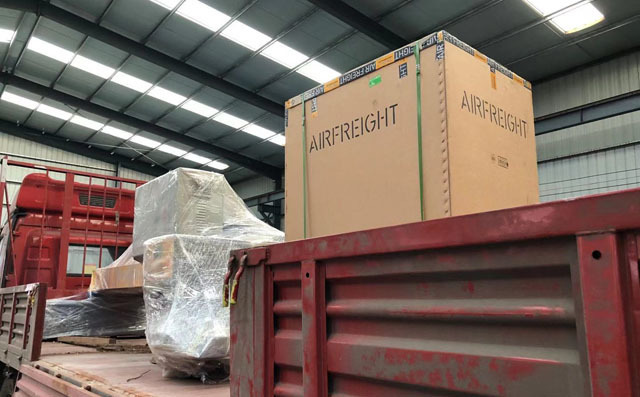 龍門(mén)式切割機(jī)裝車