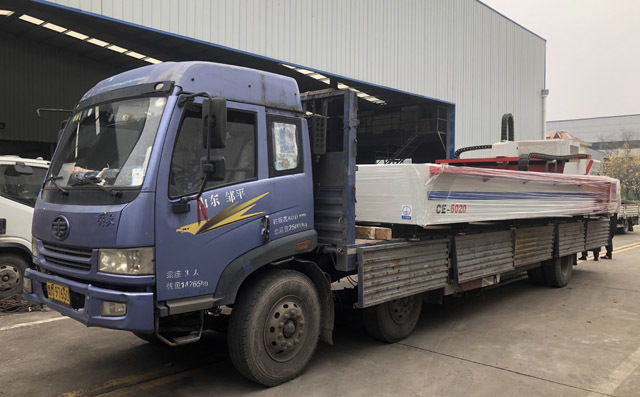 大幅面激光切割機發(fā)往山東濟(jì)南