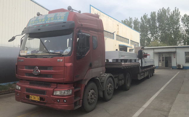 可交換平臺(tái)式切割機(jī)發(fā)往山東青島 可交換平臺(tái)式切割機(jī)發(fā)往山東青島