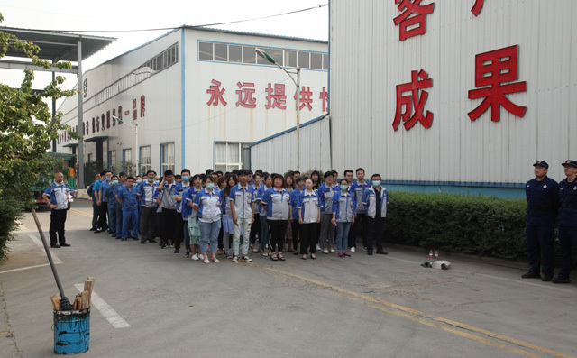 布洛爾數(shù)控切割機(jī)廠家舉行消防演練 布洛爾數(shù)控切割機(jī)廠家舉行消防演練