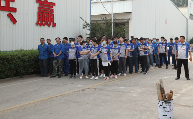 布洛爾數(shù)控切割機(jī)員工參加消防演練 布洛爾數(shù)控切割機(jī)員工參加消防演練