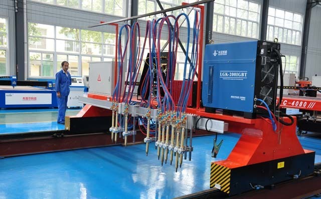 龍門直條火焰切割機(jī) 龍門直條火焰切割機(jī)