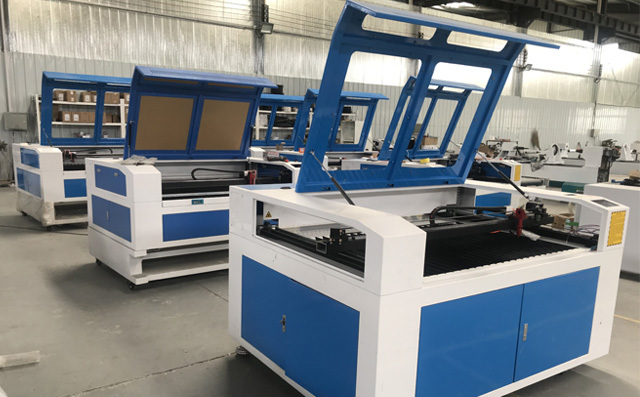 布洛爾激光雕刻機(jī)設(shè)備