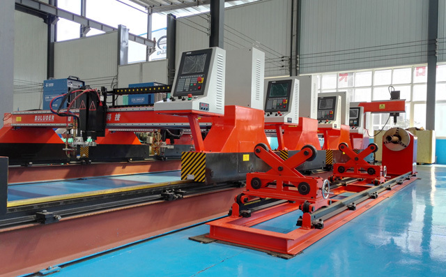  龍門(mén)式板管兩用切割機(jī)