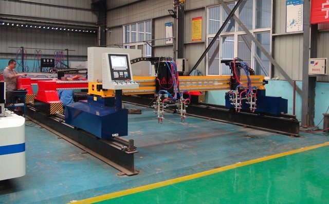 多火焰數(shù)控切割機(jī) 多火焰數(shù)控切割機(jī)