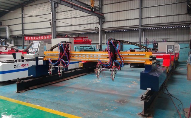 布洛爾數(shù)控切割機(jī)廠家提醒您謹(jǐn)記操作數(shù)控火焰切割機(jī)需注意的安全事項(xiàng)