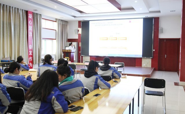 婦幼保健院的專家們通過(guò)圖片和案例，深入淺出地講解了女性健康知識(shí)