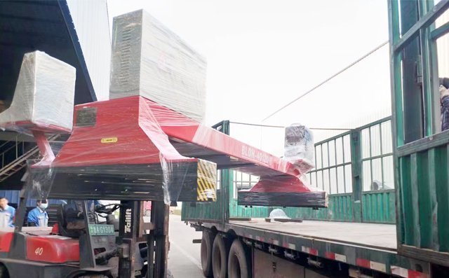 數(shù)控等離子火焰切割機(jī)發(fā)貨中